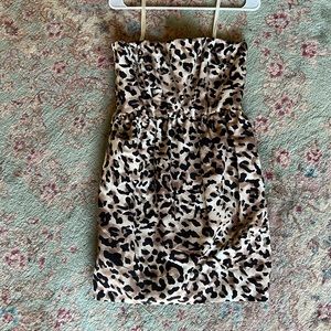 Shoshanna NWOT cheetah print strapless mini dress w interior corset. Size 4.